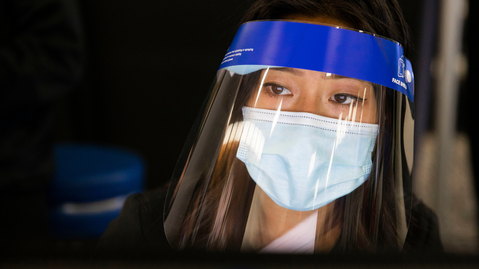 uky student with face mask and face shield