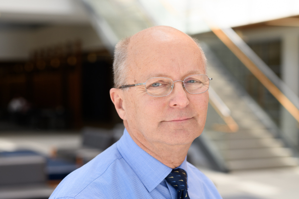 Headshot of Robert Kuhn